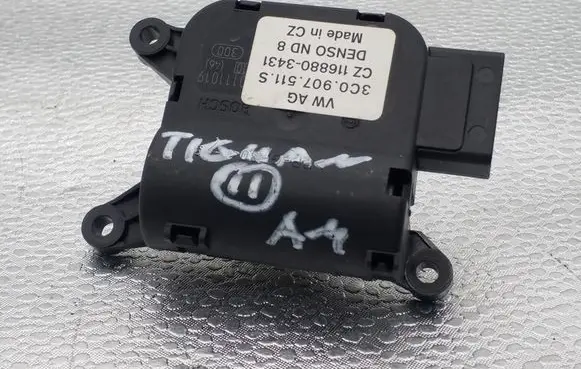 Volkswagen Tiguan Air flap motor/actuator 3C0907511S CZ1168803431