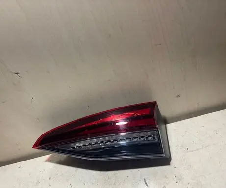 Skoda Octavia Mk4 Tailgate rear/tail lights 5E6945308