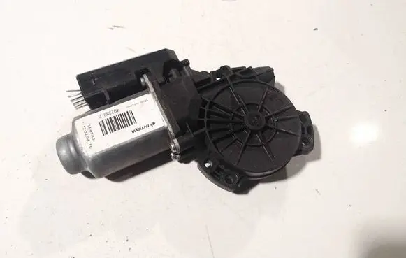 Hyundai ix35 Front door window regulator motor 2840818505