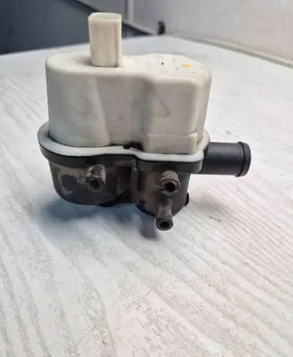 Active carbon filter fuel vapour canister