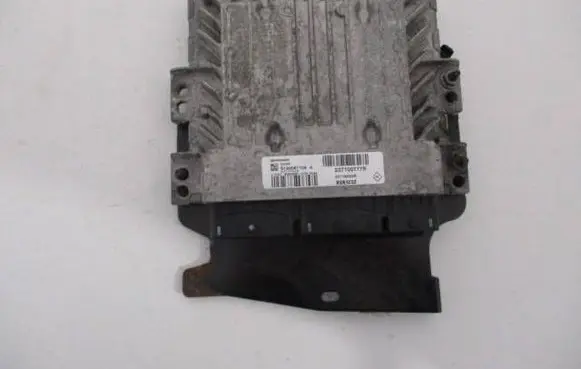Renault Scenic III - Grand scenic III Engine control unit/module 237100777R