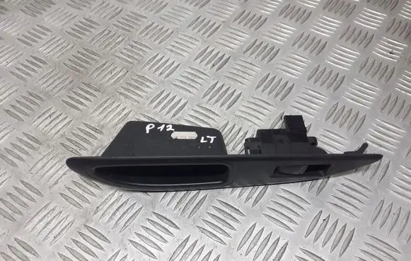 Nissan Primera Electric window control switch 82961AV760