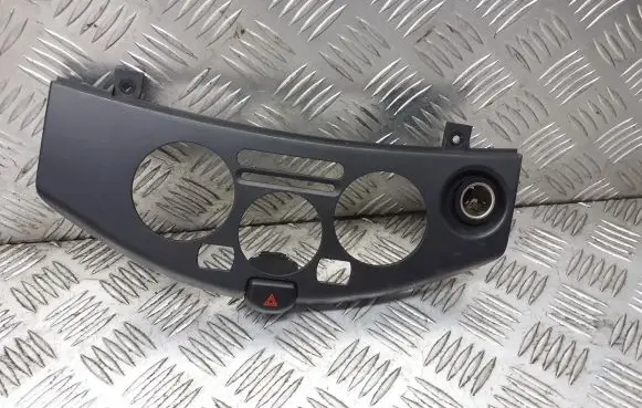 Nissan Micra Radio/GPS head unit trim 27570AX200