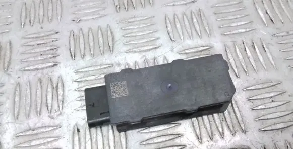 Volkswagen Golf VIII Keyless system antenna 5WA962133B