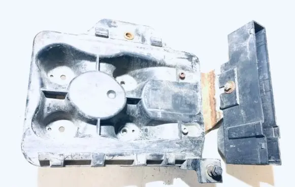 Battery box tray