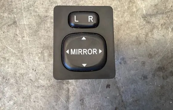 Toyota Avensis Verso Wing mirror switch 769746B 183574