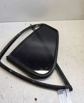 Volkswagen Golf IV Rear vent window glass 43R000980