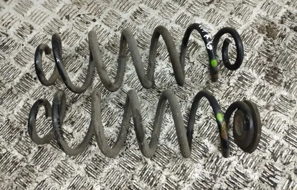 Toyota C-HR I Rear coil spring