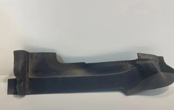 Audi Q7 4M Fender mounting bracket 4M0821169C