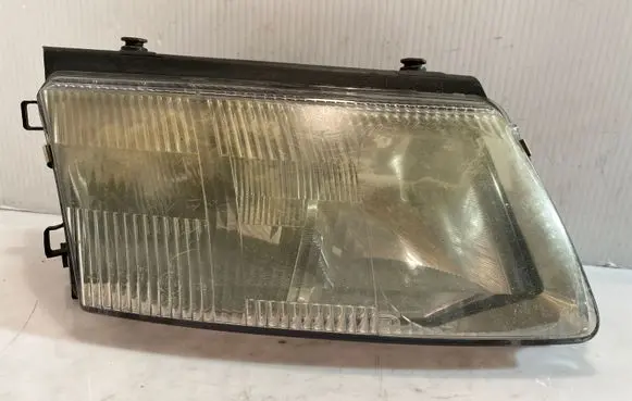 Volkswagen PASSAT B5 Headlight/headlamp 14742600