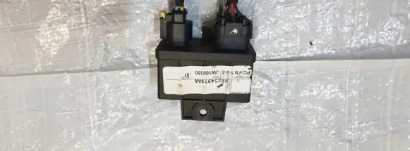 Fiat 500 Glow plug pre-heat relay 0281003172