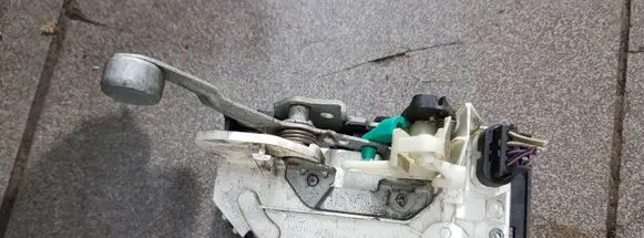 Dodge Nitro Front door lock
