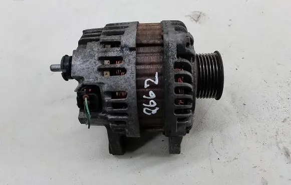 Nissan Tiida C11 Generator/alternator 23100-EM01A