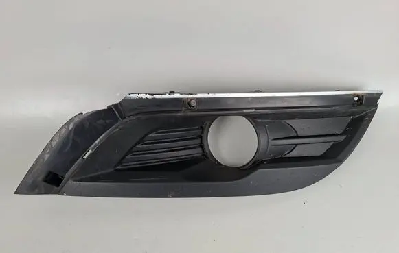 Renault Talisman Front fog light trim/grill 261A21885R