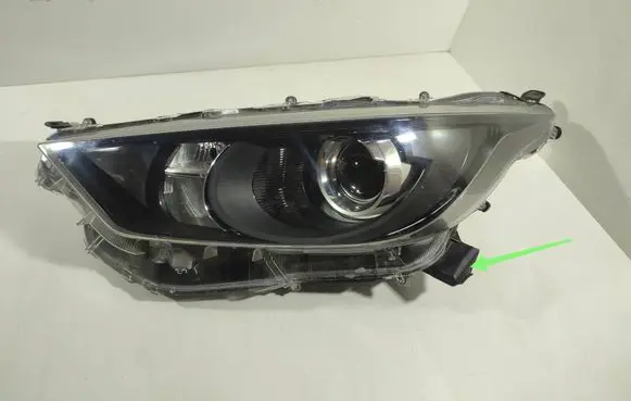 Toyota Yaris XP210 Headlight/headlamp K-06