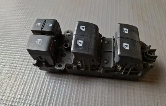 Toyota C-HR I Electric window control switch 84040F4020