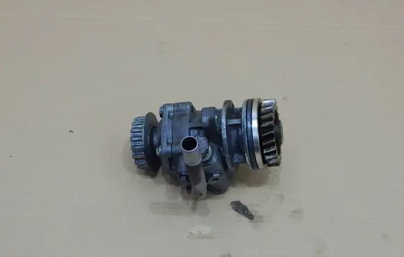 Volkswagen Multivan T5 Power steering pump 7H0422153H