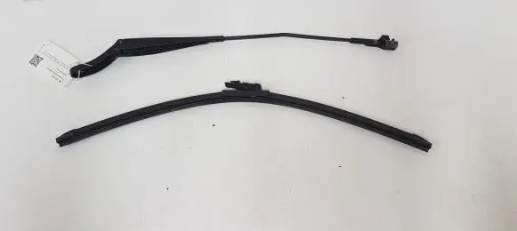 Windshield/front glass wiper blade