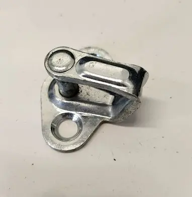 Opel Insignia A Front door lock loop/hook striker