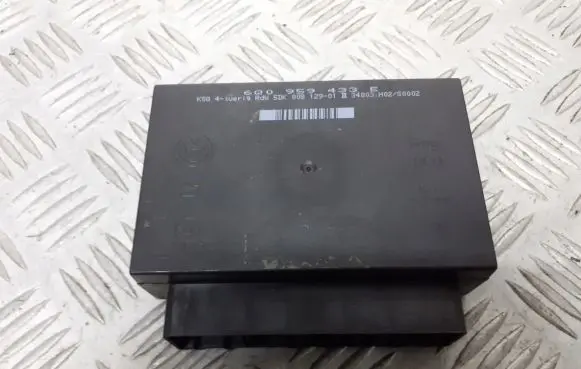 Volkswagen Polo IV 9N3 Central body control module 1J4839730