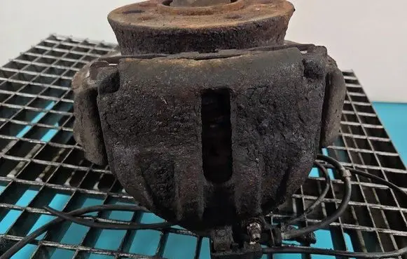 Front brake caliper