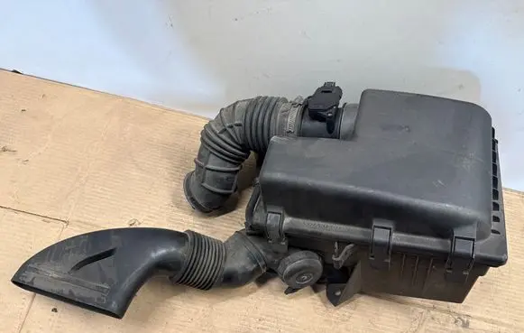 Volvo S60 Air filter box 9179373
