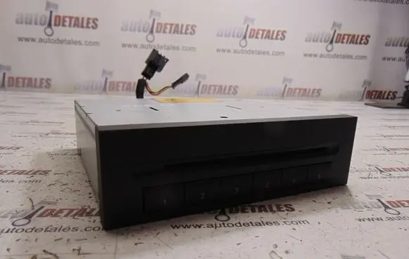 Mercedes-Benz B W245 CD/DVD changer A2118703889