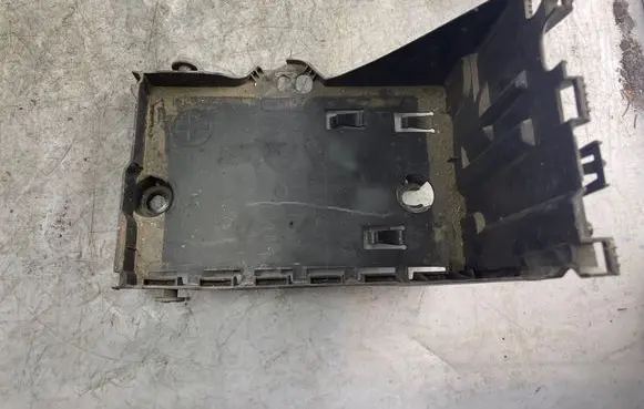 Citroen DS5 Battery tray 9689002180