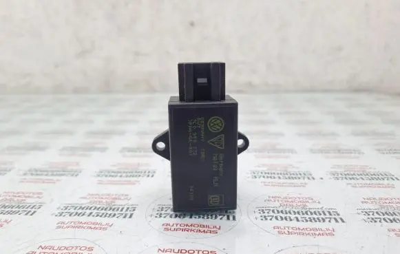 Volkswagen Touareg I Seat heating relay 7L0959772