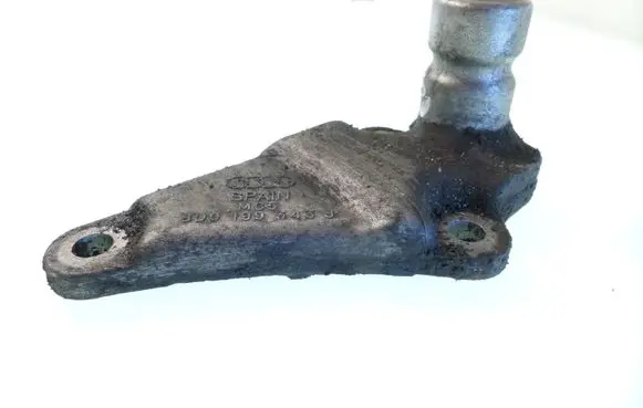 Audi A6 S6 C5 4B Engine mounting bracket 8D0199343J