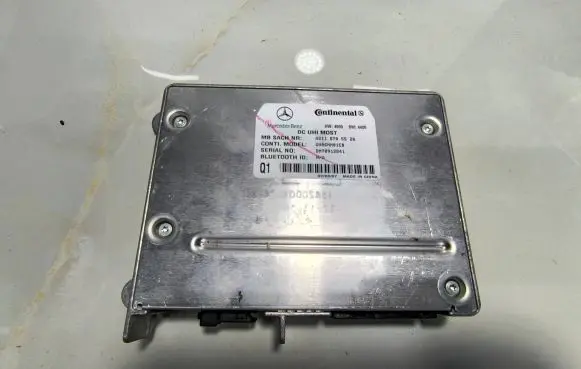 Mercedes-Benz GL X164 Bluetooth control unit module A2118705526 UH06MM01CB DM70912841