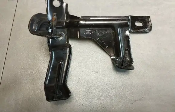 Ford Mondeo MK V ABS pump bracket DG9C2C304EA
