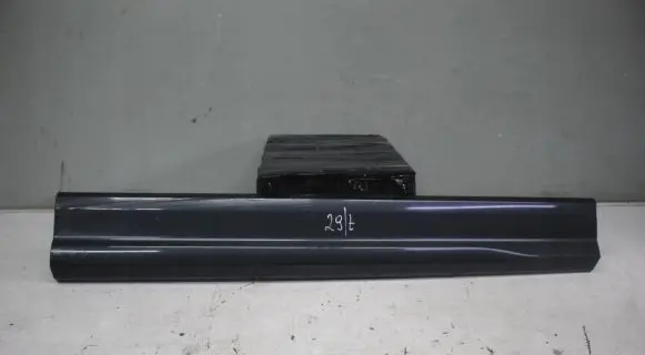 Audi Q2 - Front door trim (molding)