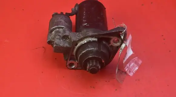 Volkswagen Golf IV Starter motor 0001123012