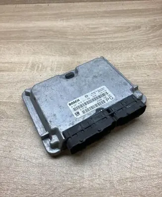 Opel Vectra B Engine control unit/module ECU 24417196 0281010271