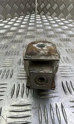 Mercedes-Benz E W212 Rear differential mounting bracket 