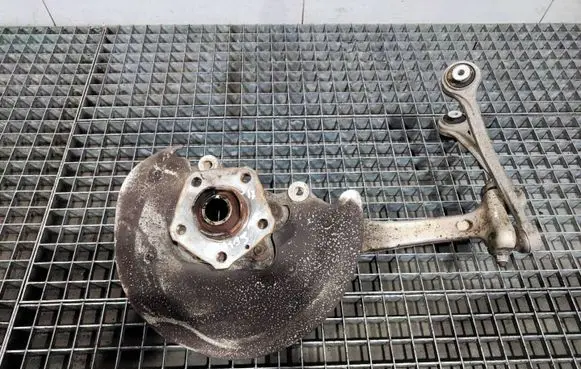Front wheel hub