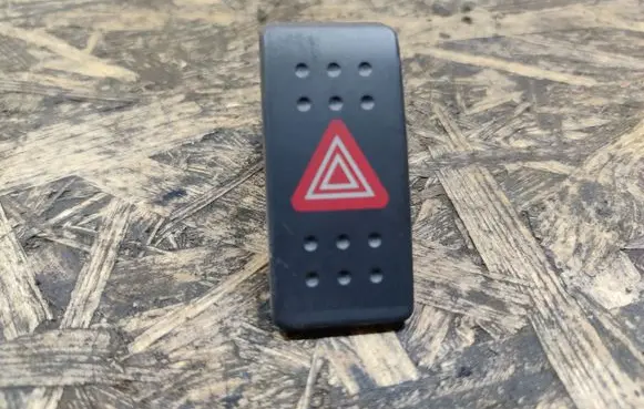 Suzuki SX4 Hazard light switch 06019