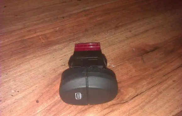 Renault Scenic I Windscreen/window heater switch 841243b