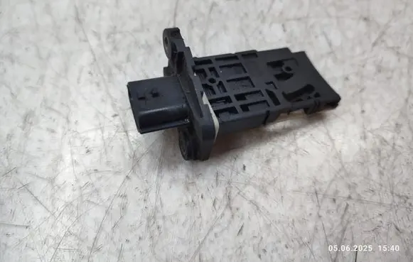 Nissan X-Trail T32 Mass air flow meter 93450753