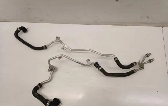 BMW 5 G30 G31 Engine coolant pipe/hose 8583942