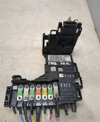 Peugeot 508 Fuse module 9665878080