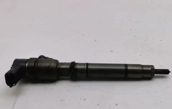 Hyundai i40 Fuel injector 338002A800 0445110411