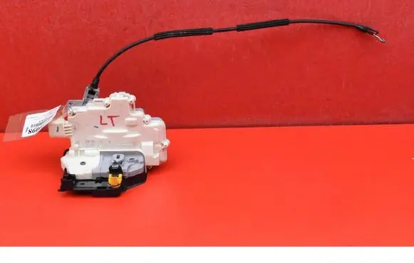 Seat Leon (1P) Rear door lock 1P0839015