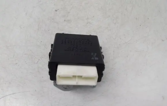 Toyota Auris 150 Window wiper relay 8594002040 4230001070