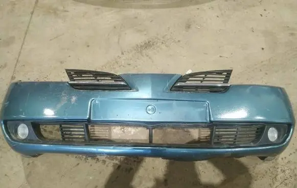 Nissan Primera Front bumper MELYNAS