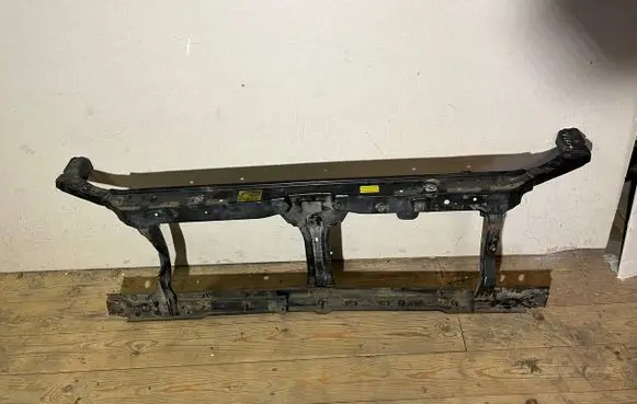 Nissan Navara Radiator support slam panel
