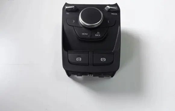Head unit multimedia control