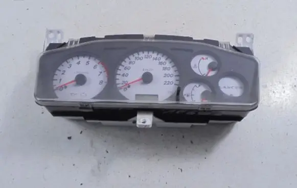Mitsubishi Lancer VIII Speedometer (instrument cluster) 8100A769