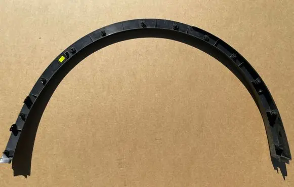 Tesla Model Y Rear arch trim 165869300A